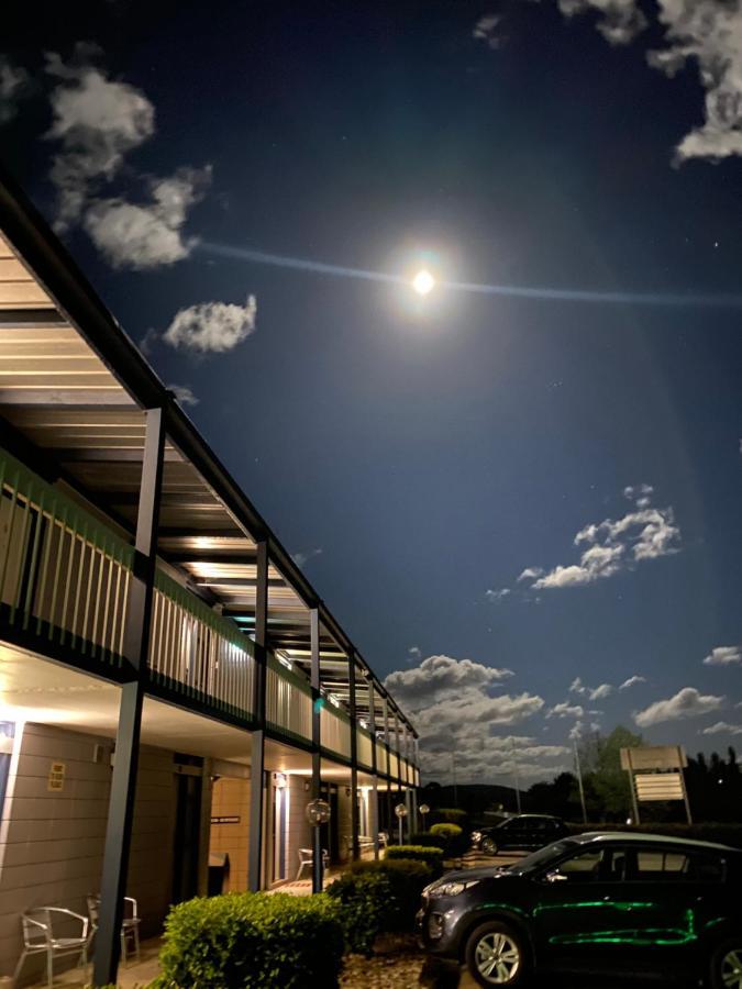 Snow Season Motor Inn คูมา ภายนอก รูปภาพ